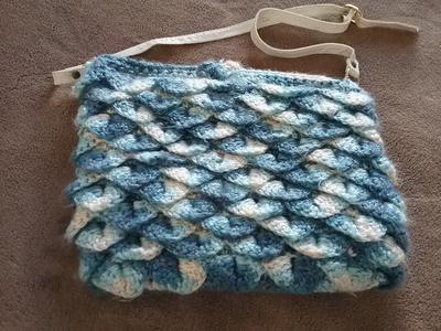 Crocodile Stitch Draw Bag – Free Crochet Pattern | Crochet crocodile stitch,  Crochet handbags patterns, Crochet shell stitch